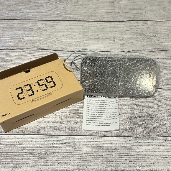 Digital Alarm Clock with USB Charger Ports, Modern Alarm Clock White - Picture 4 of 4